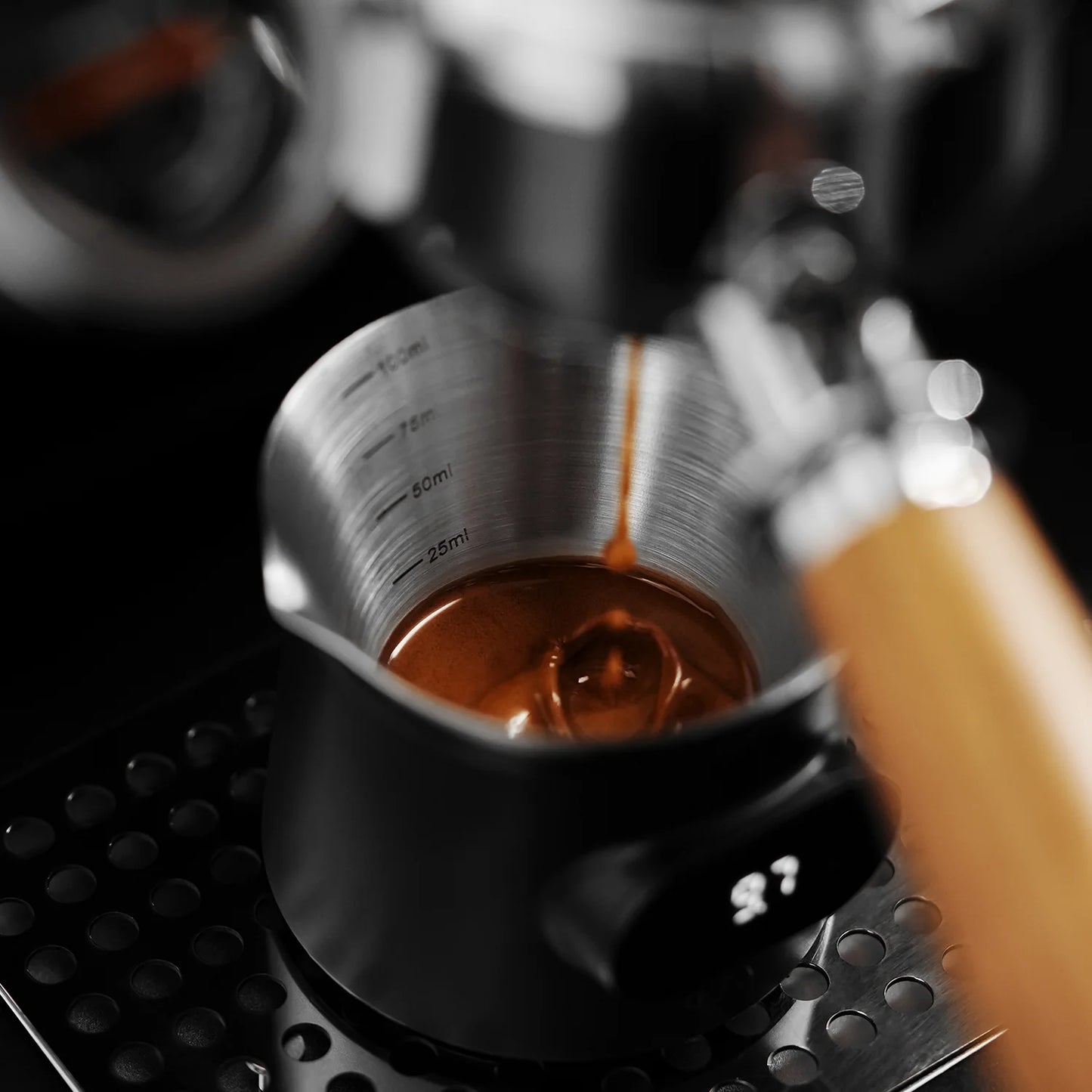Báscula para espresso MHW-3BOMBER ESP con vaso integrado – vista 9