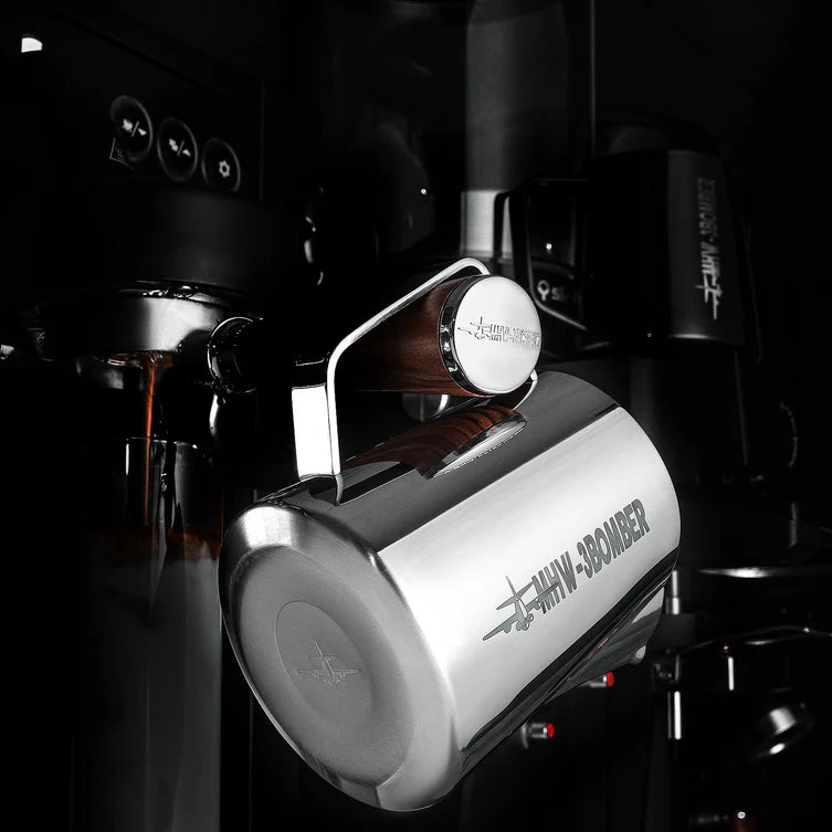 MHW-3BOMBER Milk Pitcher 5.0 Glossy 600ml | Jarra de Leche Profesional