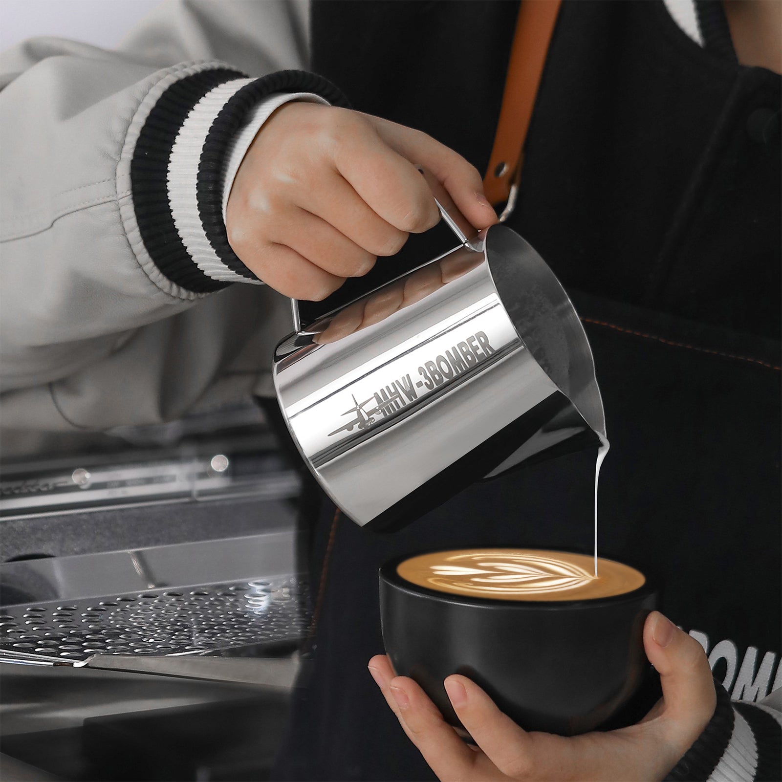 MHW-3BOMBER Milk Pitcher 5.0 Glossy 400ml