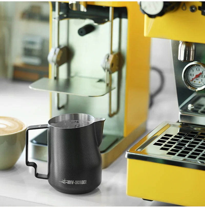Jarra para leche MHW-3BOMBER Turbo 350ml negro mate para latte art – vista 6